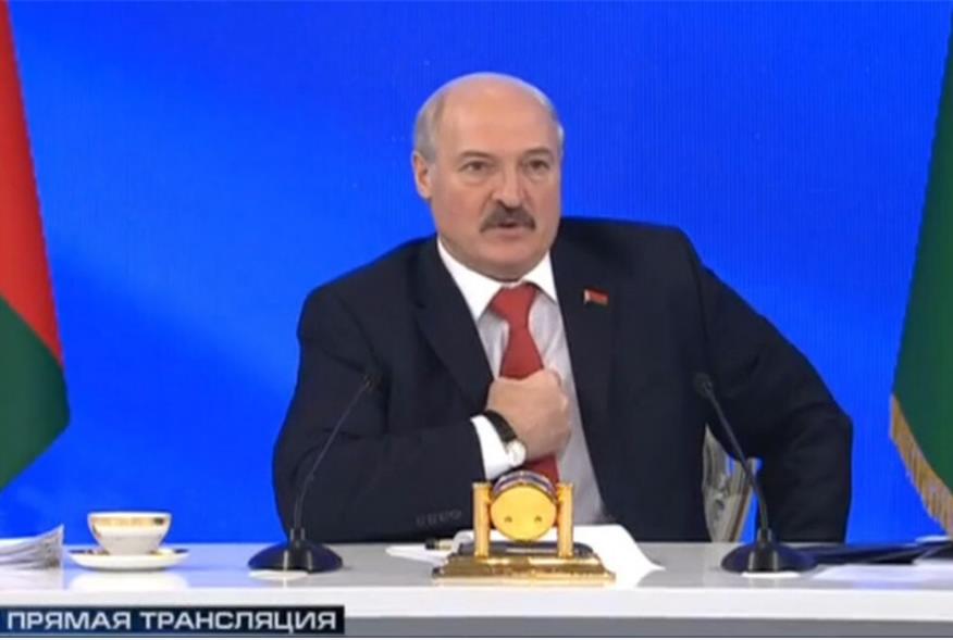 Признание Лукашенко в коррупции во время прессконференции с журналистами